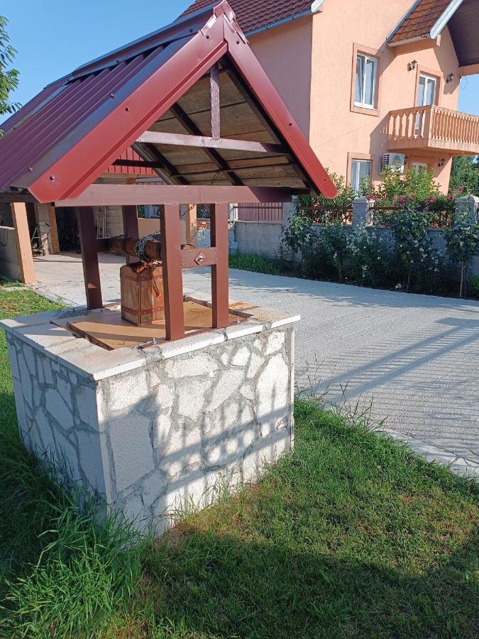 Calm Nest Apartamento Nikšić Exterior foto
