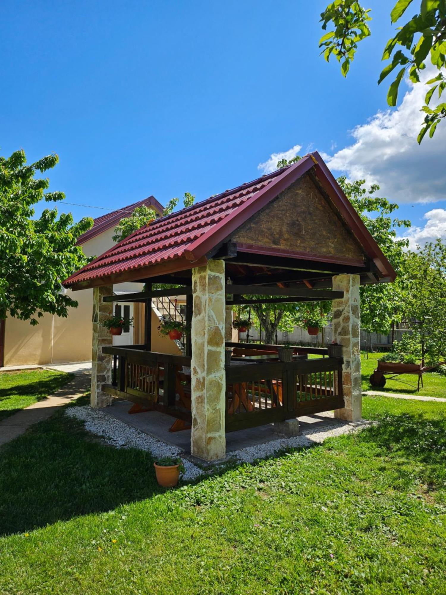 Calm Nest Apartamento Nikšić Exterior foto